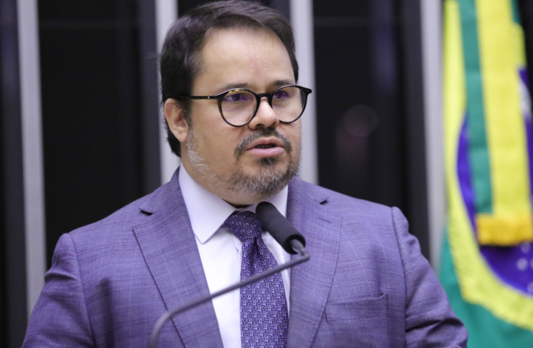 Secretário-geral do CNMP destaca ações do projeto Primeiros Passos em sessão solene na Câmara dos Deputados dedicada à primeira infância