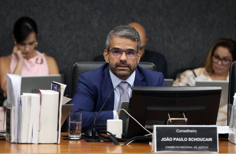 Serviços notariais não podem criar banco de dados pessoais paralelo